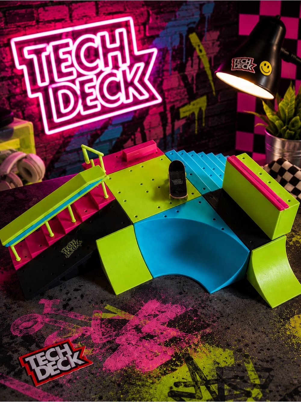 Tech Deck Neon Mega Park Fingerboard Set 🛹✨